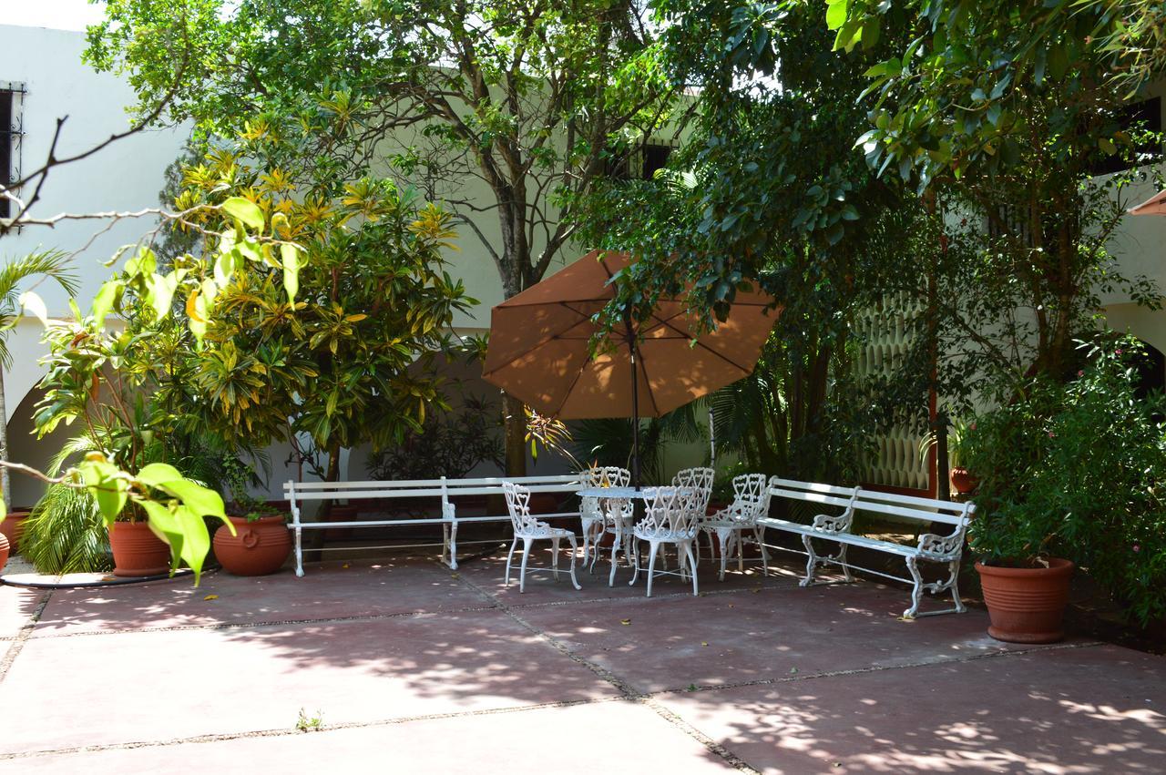 Hotel San Clemente Valladolid  Exteriör bild